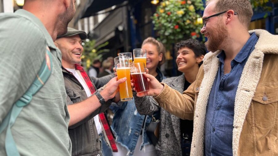 London: Royal Historic Pubs Walking Tour - Churchill, wartime London, and the human side of history