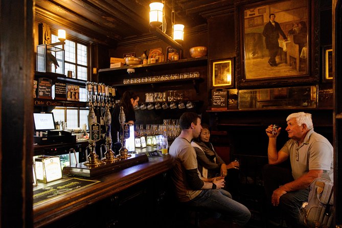 London Small Group Tour of Historical Pubs - Guides make or break the afternoon