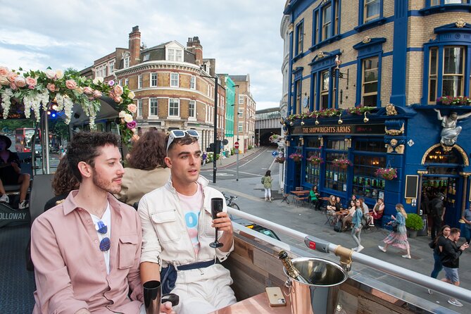 London Tootbus Bar Bus Sunset Tour with Drinks - Music, floral décor, and the onboard mood
