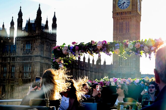 London Tootbus Bar Bus Sunset Tour with Drinks - Practical comfort and access