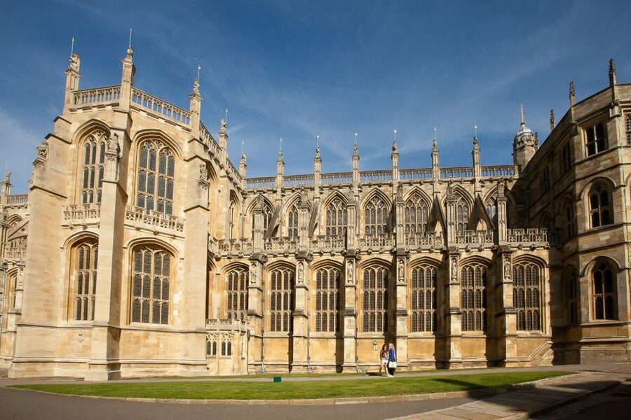 London: Windsor, Stonehenge & Bath with 14th-Century Pub - Bath in one quick hour