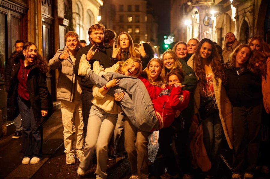Lyon: Riviera Bar Crawl Party with Free Shots and Vip Entry - Why this crawl works well in Lyon