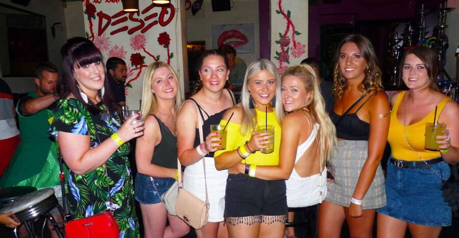 Madrid: Pub Crawl Madrid Running since 2005 Bar Exploration - Starting in Puerta del Sol after dark
