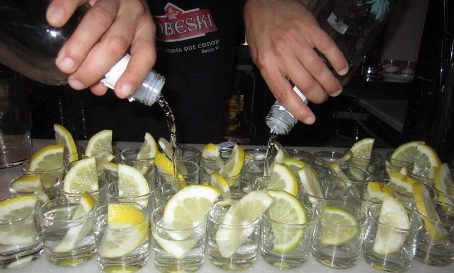 Madrid: Pub Crawl Madrid Running since 2005 Bar Exploration - What $29 really gets you