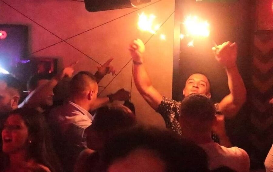 Madrid: Top Pub Crawl with Drinks and Free Nightclub Entry - The first shot and the Puerta del Sol hour