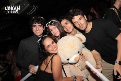 Top Pub Crawl with Drinks and Free Nightclub Entry