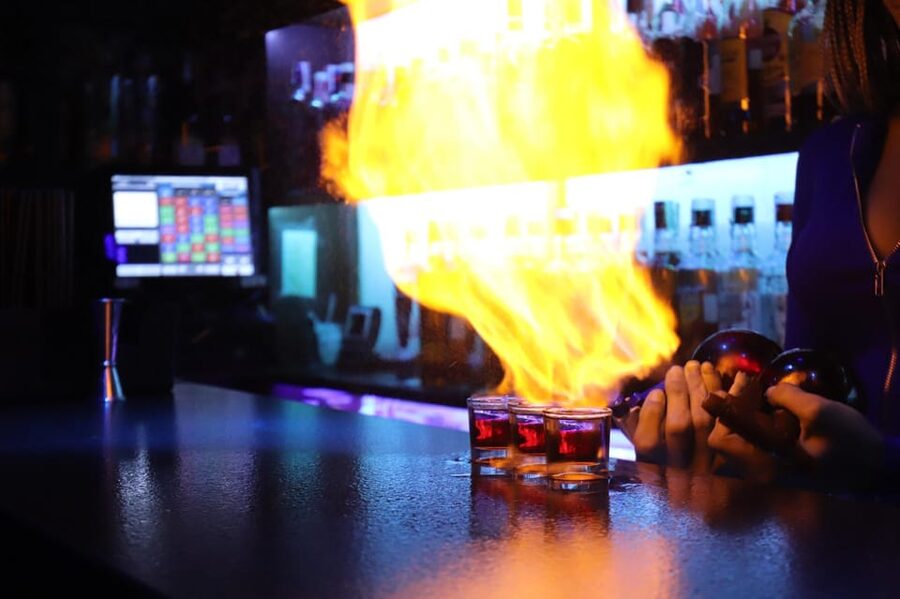 Madrid: Top Pub Crawl with Drinks and Free Nightclub Entry - What the $14 price really covers