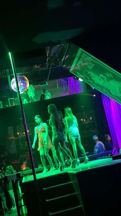 Makati Bar Crawl, GoGo Bar, Club, and Live Band - The first drink and the guide-led format
