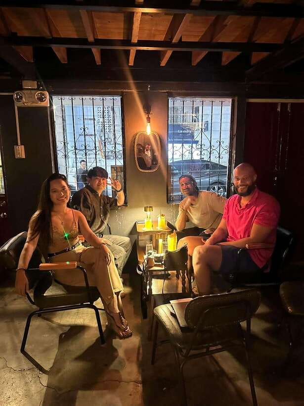 ⭐ Makati Bar Hopping and Pub Crawl Tour with Venus ⭐ - Local bars and Filipino drinks