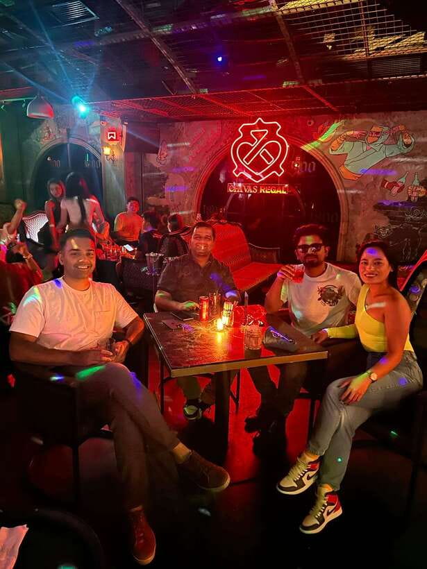 ⭐ Makati Bar Hopping and Pub Crawl Tour with Venus ⭐ - Finishing with louder music or a club