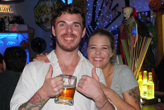 Malaga Nightlife Pub Crawl Tour with Drinks and Clubs Entry - A late start in Plaza de la Constitución