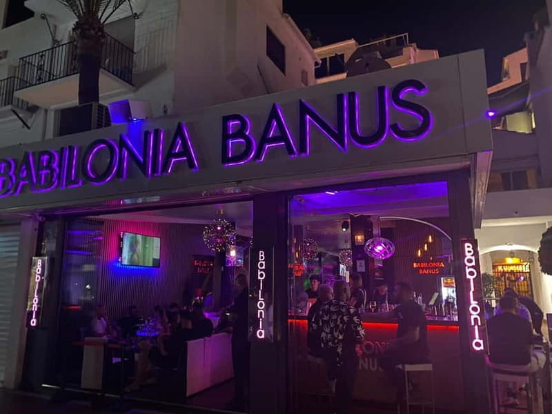 Marbella: Club tour in Puerto Banus, including Drinks and three clubs - The first club and your included drink
