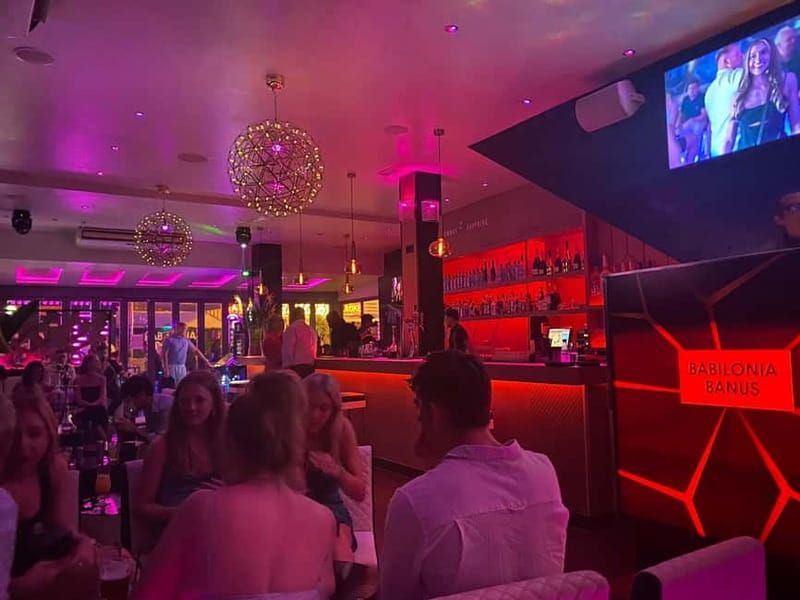 Marbella: Club tour in Puerto Banus, including Drinks and three clubs - Moving through three clubs