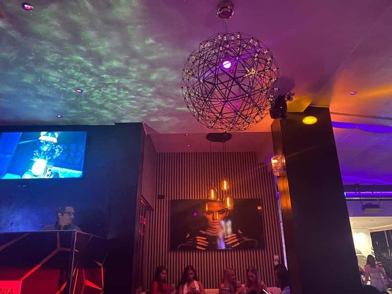 Marbella: Club tour in Puerto Banus, including Drinks and three clubs - Starting at La Sala