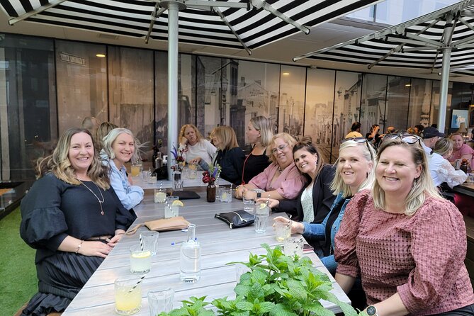 Melbourne: Hidden Bar and Cocktail Tour - Food included, drinks extra