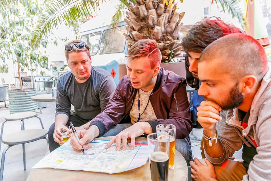 Melbourne: Local Laneway Bars and Their Stories - The guides are a major part of the experience