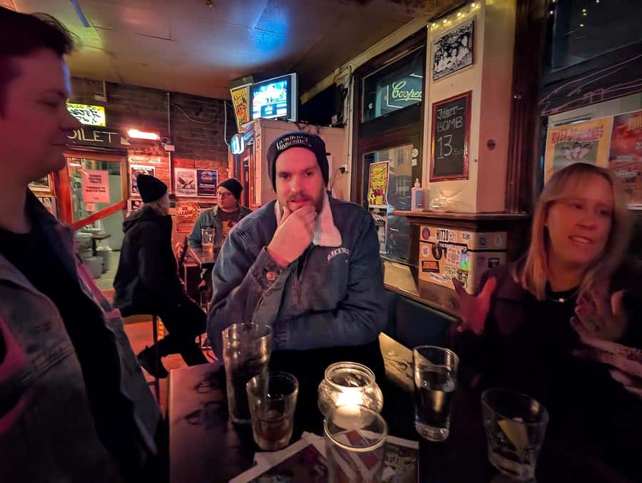 Melbourne Music Venue Pub Crawl with History + 2 Free Drinks - Who will enjoy this crawl most