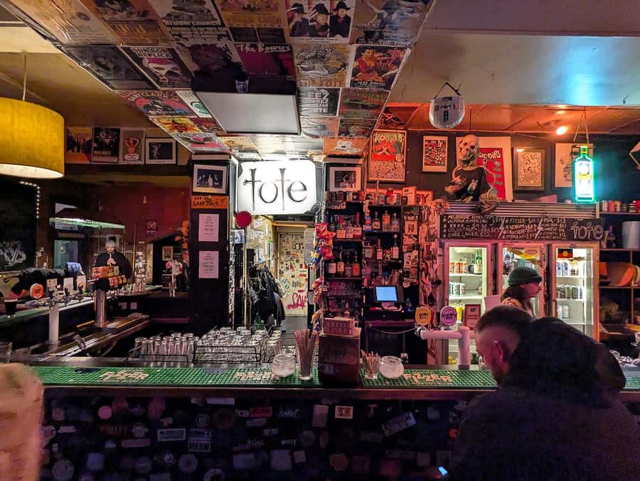 Melbourne Music Venue Pub Crawl with History + 2 Free Drinks - Nighthawks brings a darker, more modern mood