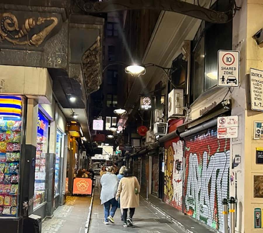 Melbourne: Spirits and Ales Haunted Pub Walking Tour - A dark alley and a story of unrequited love