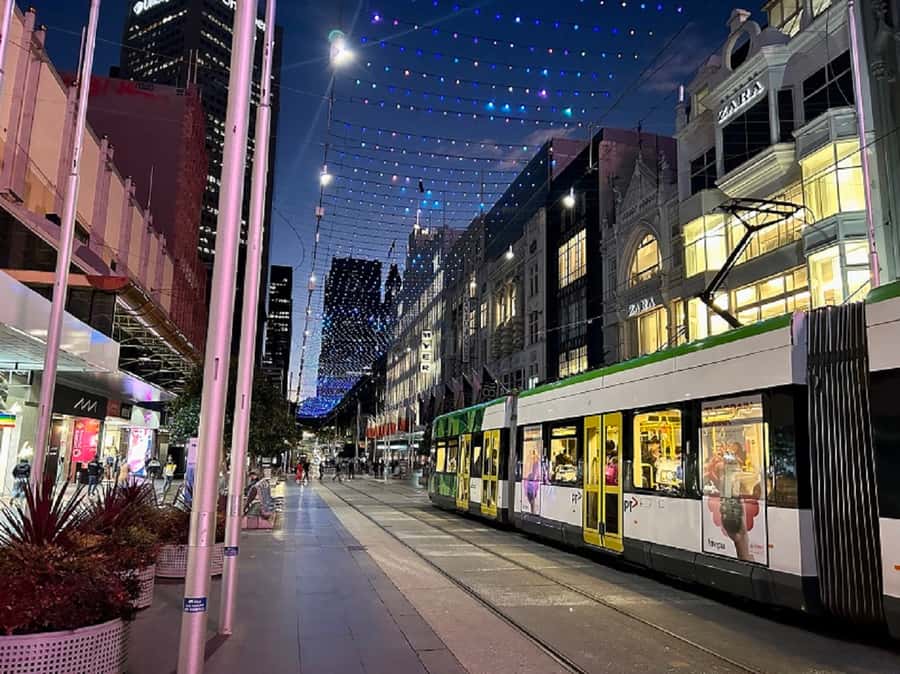 Melbourne: Spirits and Ales Haunted Pub Walking Tour - The Rialto Intercontinental and Olderfleet Building