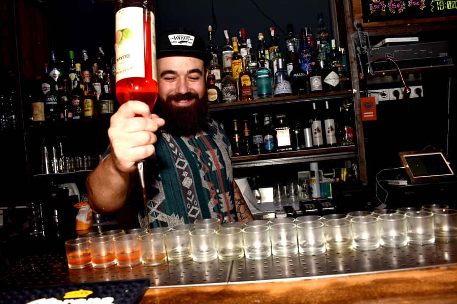 Melbourne: Weekly Bar Crawl: 5 Free shots, Club Entry - Key points to know before you book