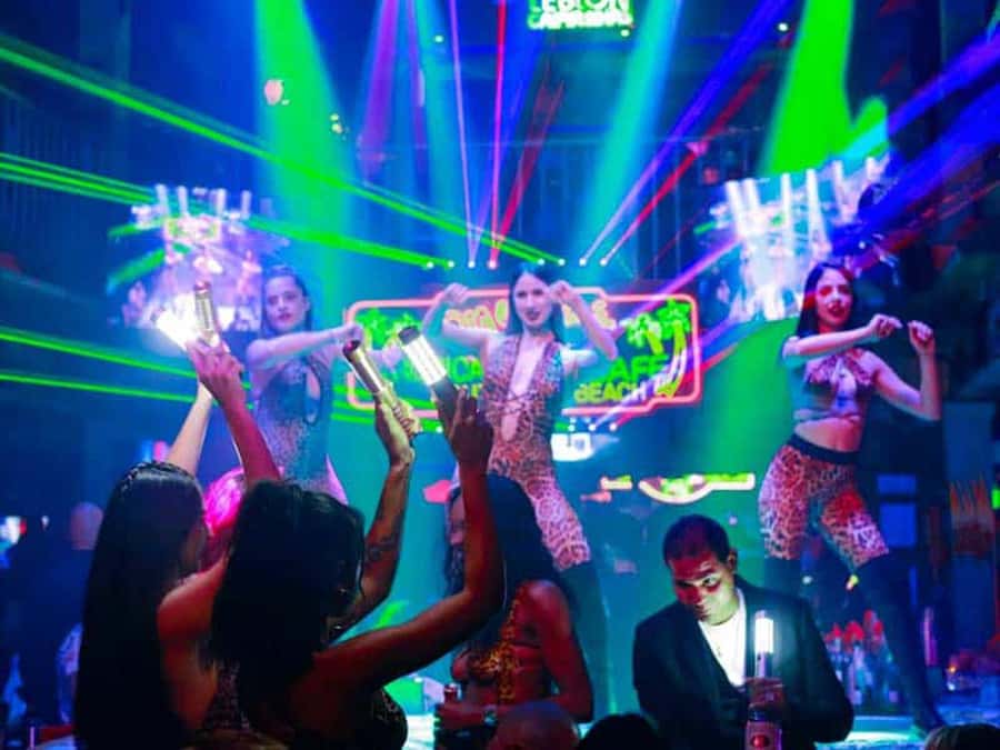 Miami Pub Crawl + Clubbing Experience - Key Points