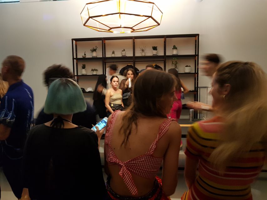 Milan: Bar-Hopping Tour with Welcome Drink - What happens at the local bar