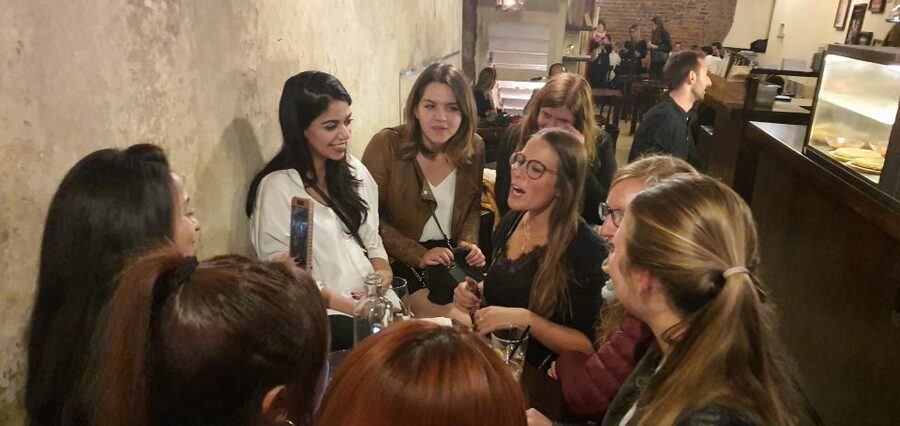Milan: Bar-Hopping Tour with Welcome Drink - Meeting at Via Brera 3
