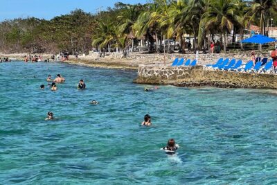 Money Bar Day Pass with Snorkel & Mexican Lunch