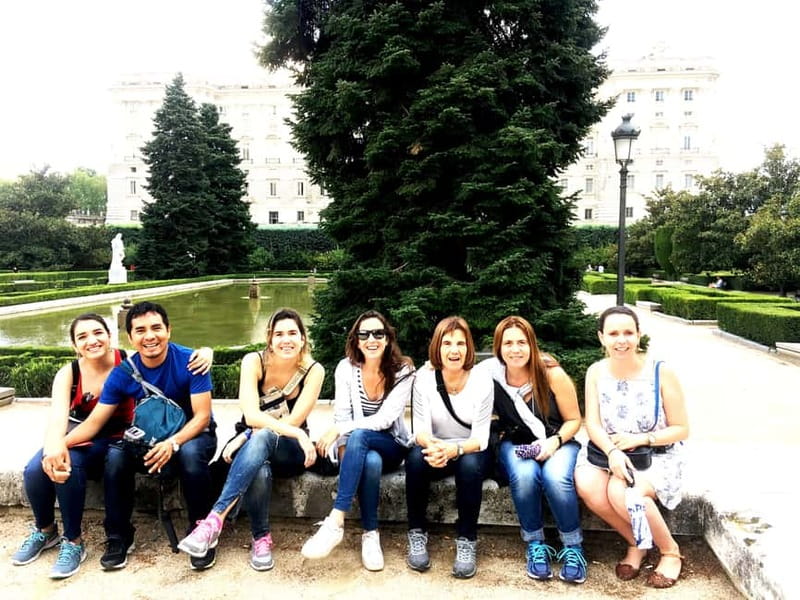 Mysteries & Tapas Tour in Madrid + Pub Crawl - Start at the Bear statue in Puerta del Sol