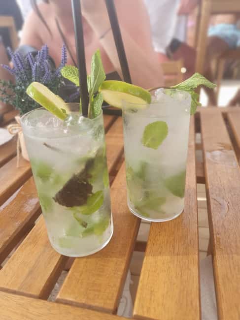 Naples Pub Crawl; from the first free Spritz to the Disco - A Naples night that keeps moving