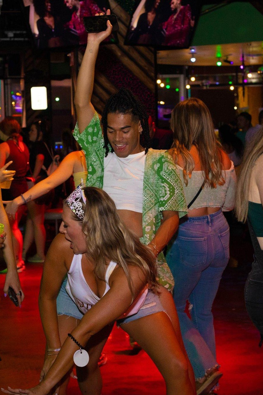 Nashville Bar Crawl: Guided Pub Crawl with Drinks Discounts - Who will enjoy this experience most