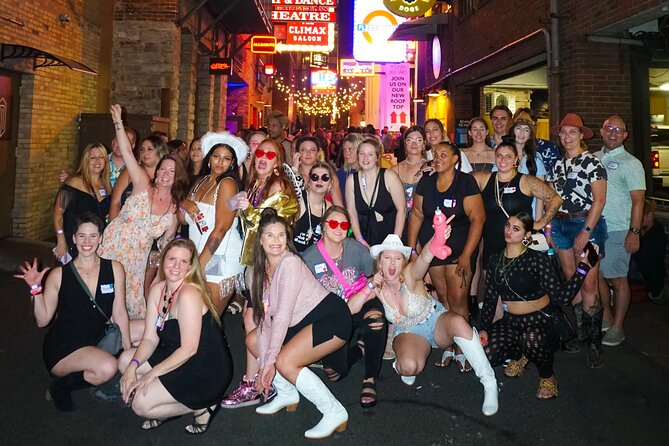 Nashville Bar Crawl with VIP Club Entrance and Bonus Shots - Shots, drinks, and what is actually included