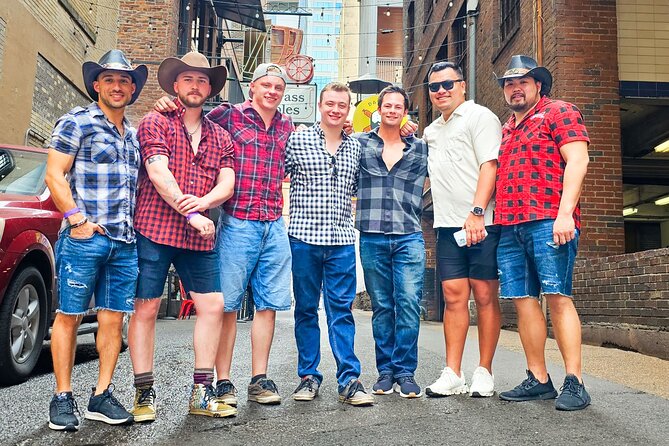 Nashville Drinkers & Thinkers Pub Crawl - Live music, games, and the social pace