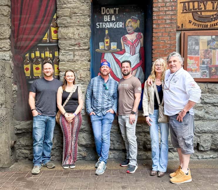 Nashville: Live Music Bar Crawl with Local Artists - From Printers Alley to the first music stop