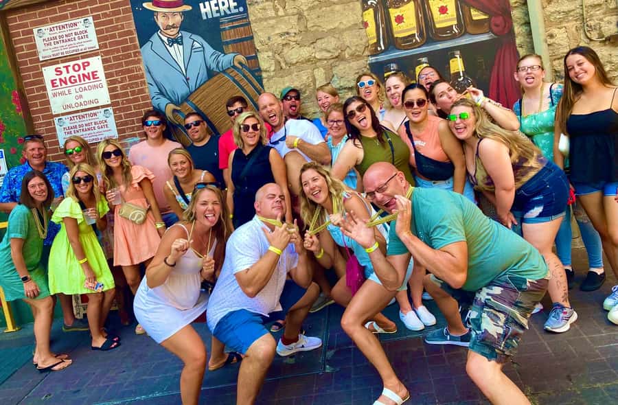 Nashville: Music City Pub Crawl - Starting at Big Shotz and finding the right meeting point
