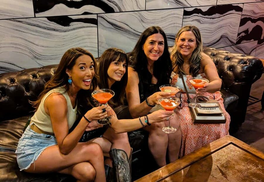 Nashville: Prohibition Cocktail Crawl – Speakeasy Scandals - Printers Alley brings the old Nashville atmosphere