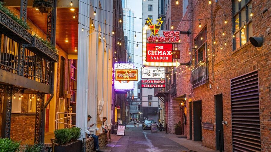 Nashville's Haunted Spirits Murder & True Crime Pub Crawl - Who should book this Nashville pub crawl