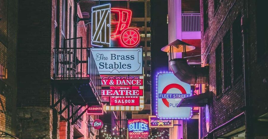 Nashville's Speakeasy Secrets: True Crime Tasting Pub Crawl - Stop three: the most secretive bar of the evening