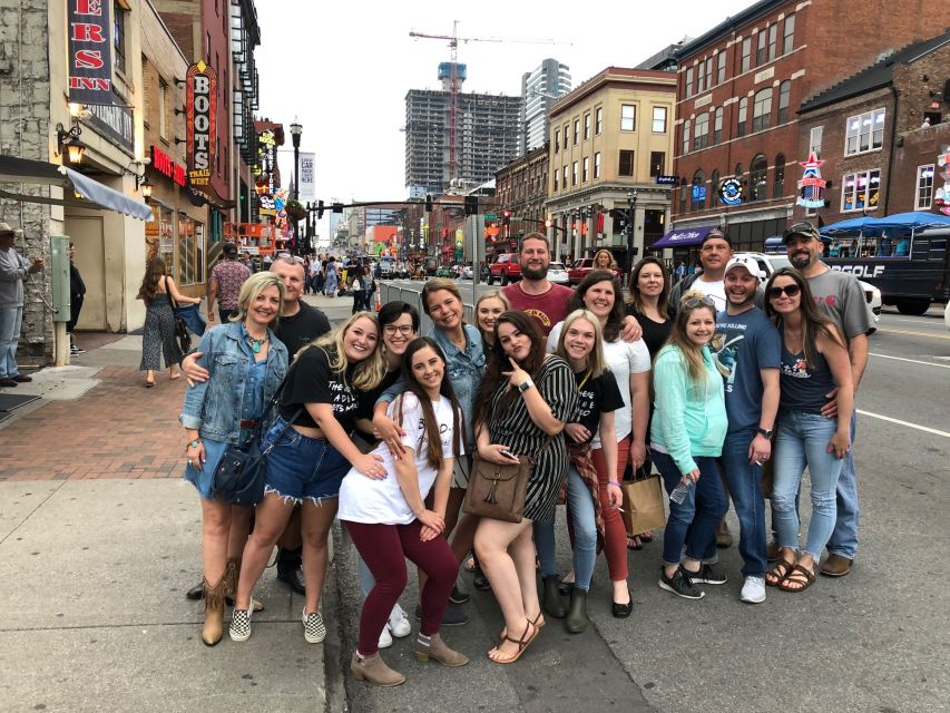 Nashville: The Ville All-Inclusive Pub Crawl - The middle stops: live music, local drinks, and group rhythm