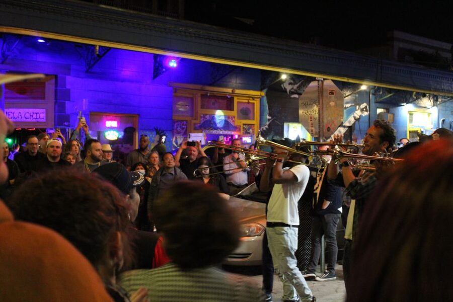 New Orleans: Frenchmen Street VIP Live Music Pub Crawl - Stories from 1718 to today