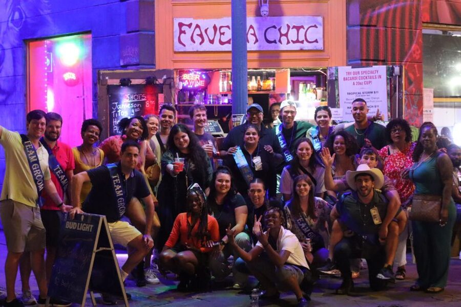 New Orleans: Ghost and Haunted Pub Crawl Tour with Free Shot - Can your camera catch a ghost?
