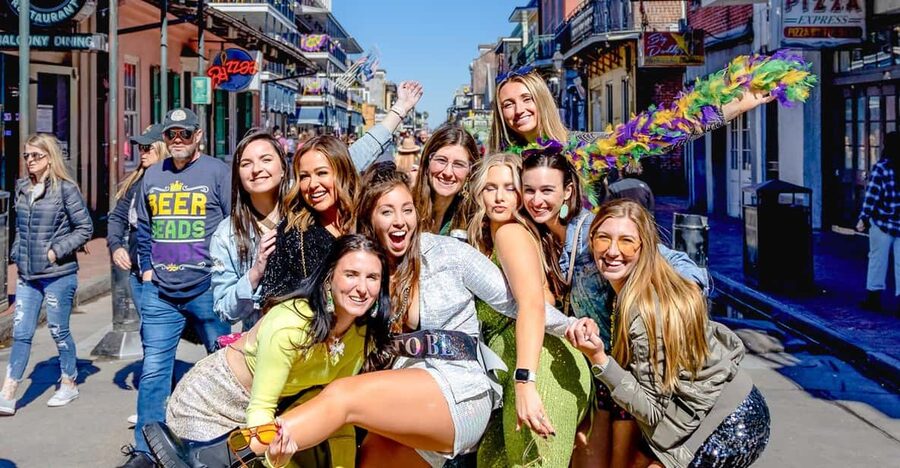New Orleans: Guided Bourbon Street Bar Crawl with Shots - What the bars add to the night