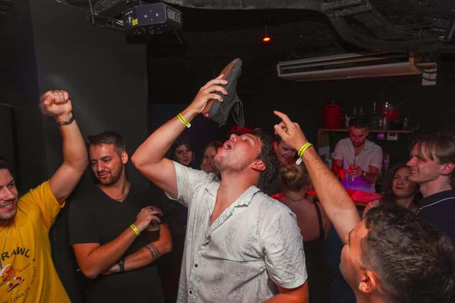 New Year’s Eve Party: Pub Crawl Nice with VIP Entry in Club - Photos and the social side of the crawl