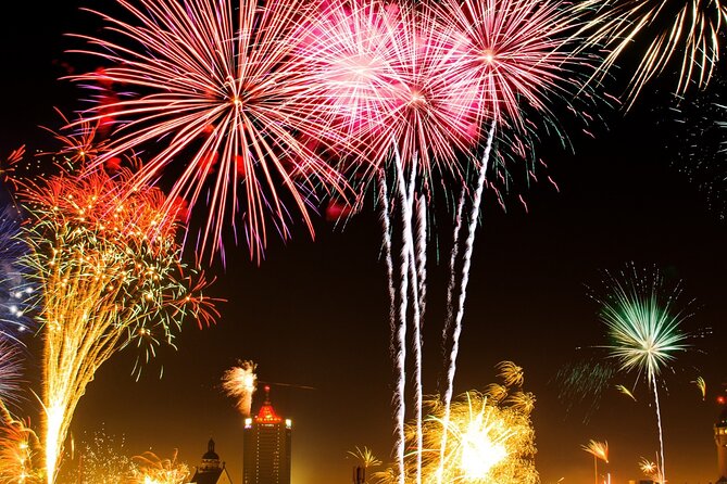 New Year's Eve Pub Crawl With Optional Club Entrance - What to wear and what to bring