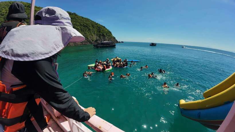 Nha Trang: Coral Reef Snorkeling, Mud Bath & Floating Bar - Who will get the most from this tour