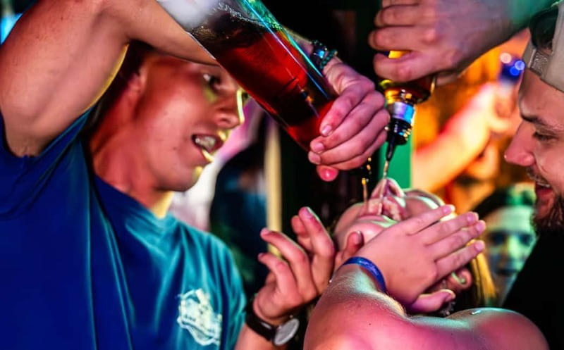 Nice: Bar/Pub Crawl with Free Shots and VIP Entry - Walking through the Old Town between venues