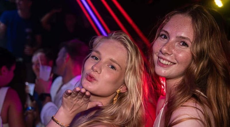 Nice: Bar/Pub Crawl with Free Shots and VIP Entry - Safety, comfort, and what to bring
