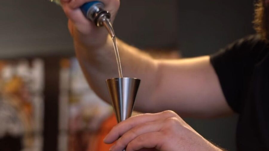 Nice: Cocktail Workshop in a Stylish Bar Lounge in Old Town - The setting, group size, and pace