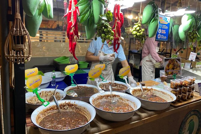 Night life in Bangkok - Jodd Fairs Train Night Market(Joint) - Is $15.39 good value?